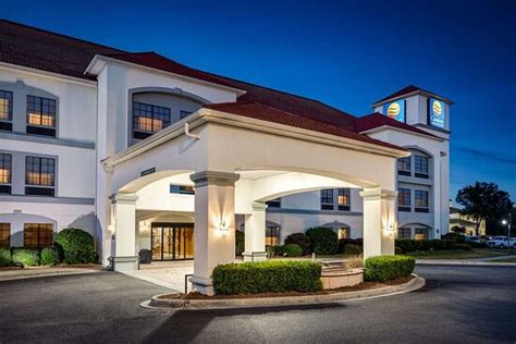 pet friendly hotels savannah airport.